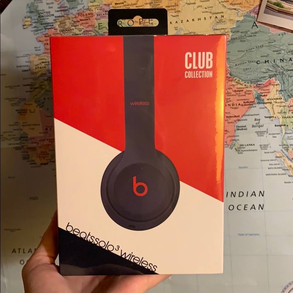 NWB Beats Headphones - Solo 3